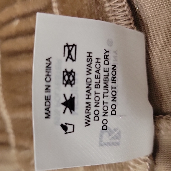 Buffbunny Collection NWT, in Champage velour Disco shorts women's size medium - Picture 8 of 12